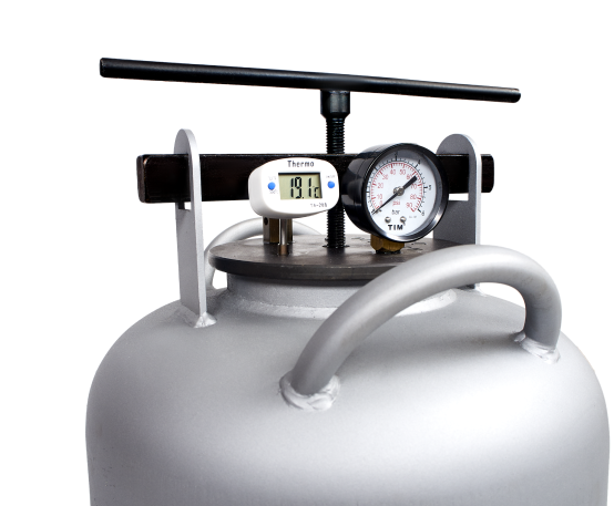 картинка Автоклав Белорусский  39 л. с термометром от магазина Мангалторг