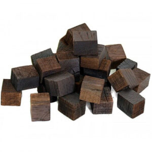 картинка Кубики кавказ. дуб (сильная обжарка) - 1кг. от магазина Мангалторг