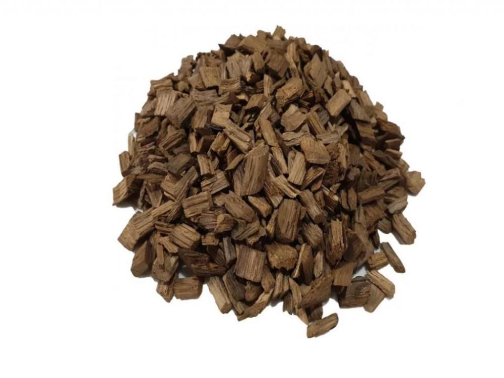 картинка Щепа дубовая средний обжиг - 1кг. от магазина Мангалторг