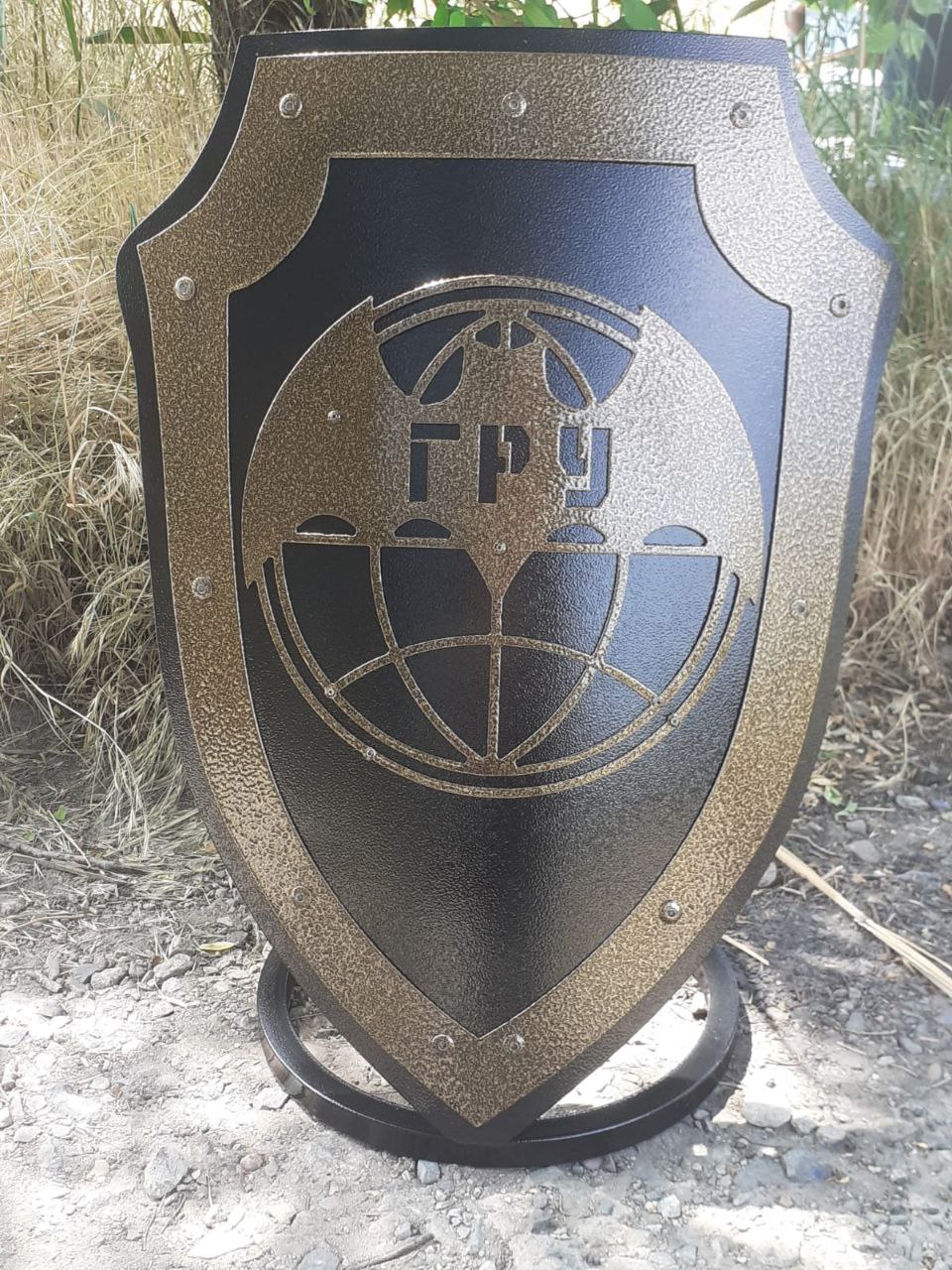 картинка Подставка под шампур "Щит" высота 56см от магазина Мангалторг