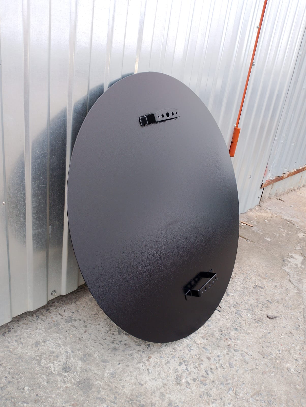 картинка Крышка для чугунного узбекского казана 100л. (Стальная 2мм) от магазина Мангалторг