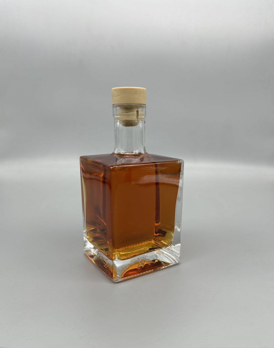 картинка Бутылка "Элит куб" 0,5 л. от магазина Мангалторг