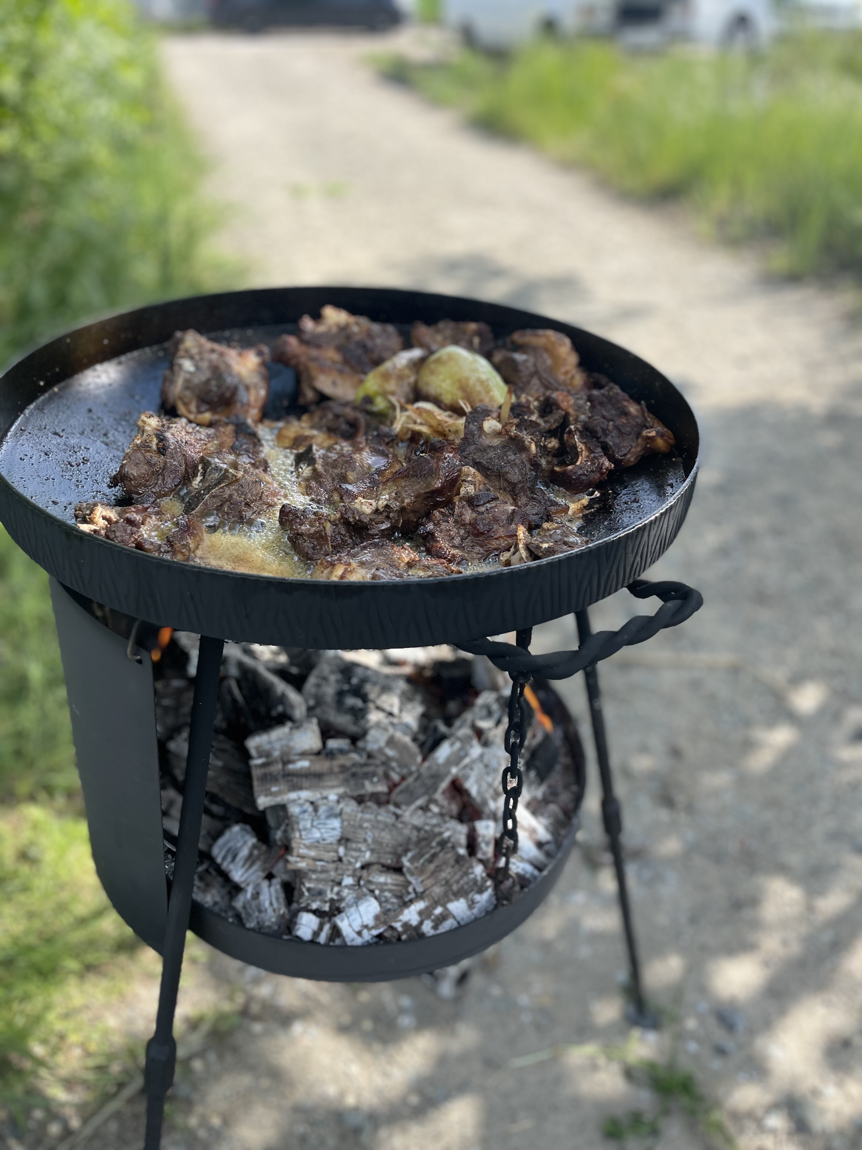 картинка Сковорода из диска Бороны с подставкой для костра от магазина Мангалторг