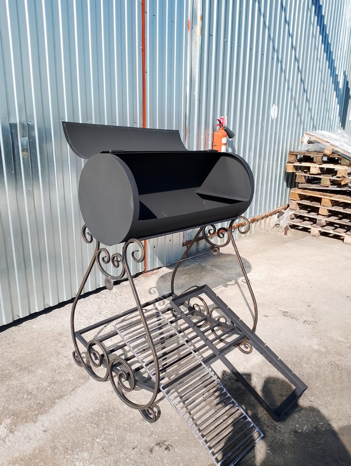 картинка Мангал - гриль "Бочонок" (3мм) от магазина Мангалторг